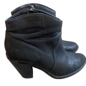 DV8 Dolce Vita Western Booties | Size:9